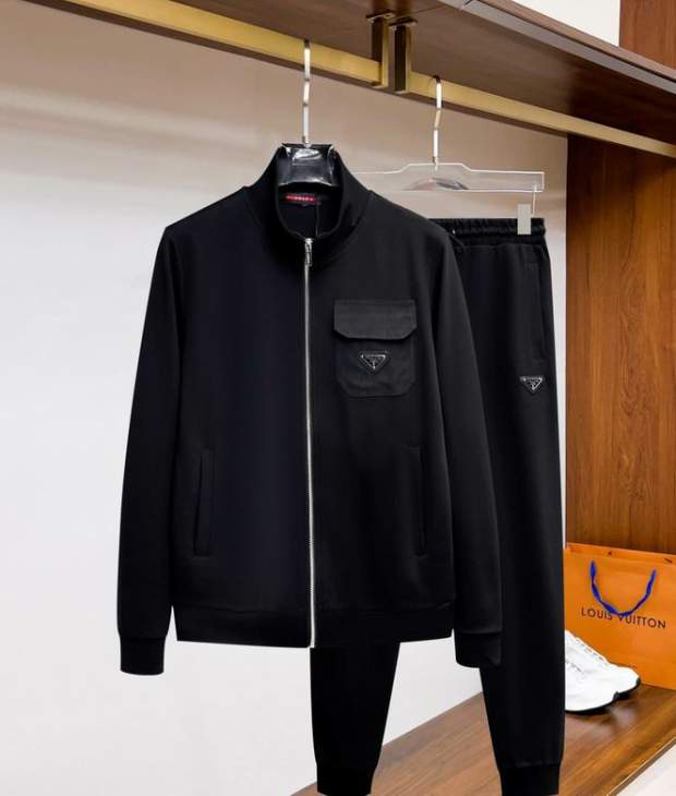 Picture of Prada Sweater Suits _SKUPradaM-3XL12yn32341876
